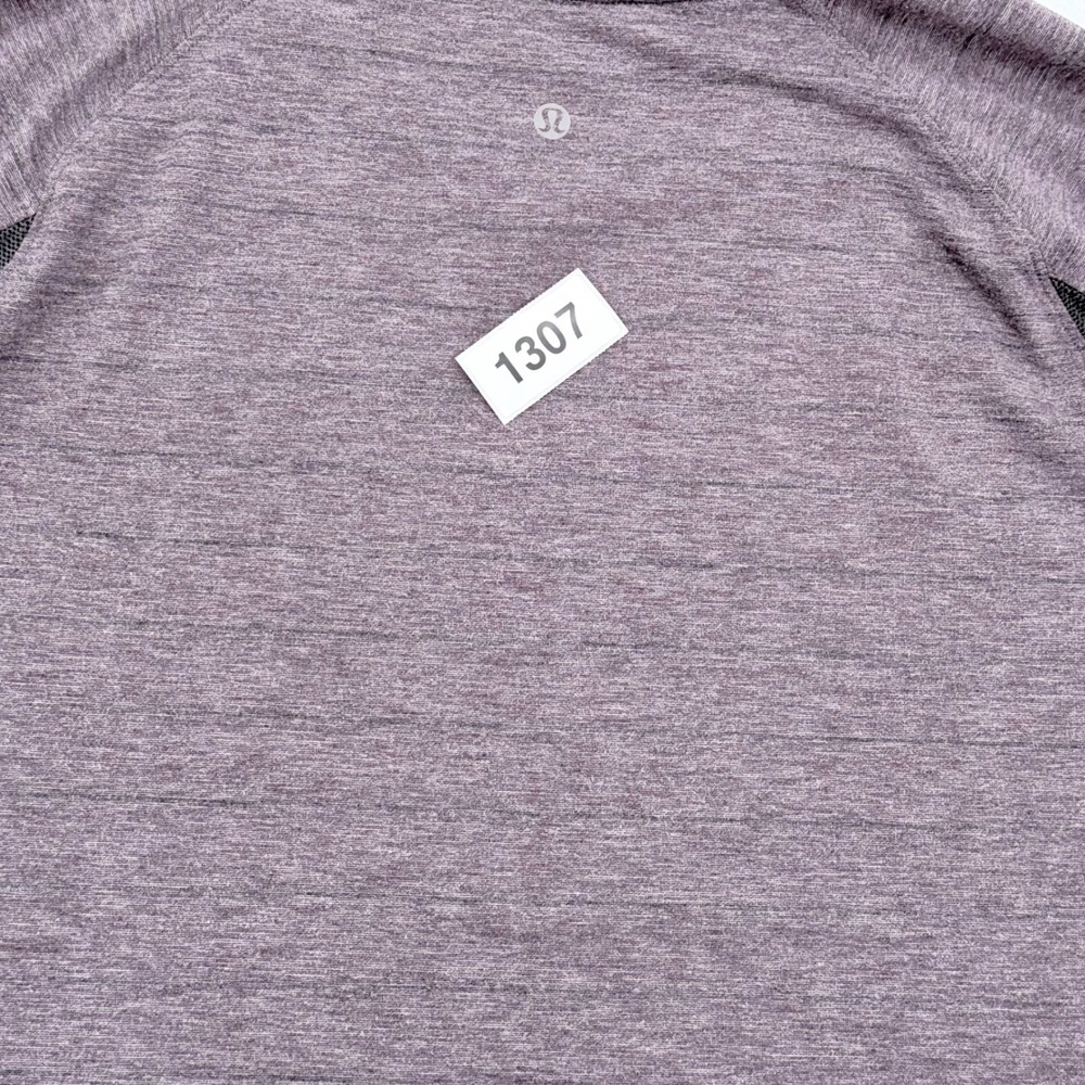 Lululemon Metal Vent Tech V-Neck Shirt Mens Large Mauve Purple Excellent - Picture 5 of 5
